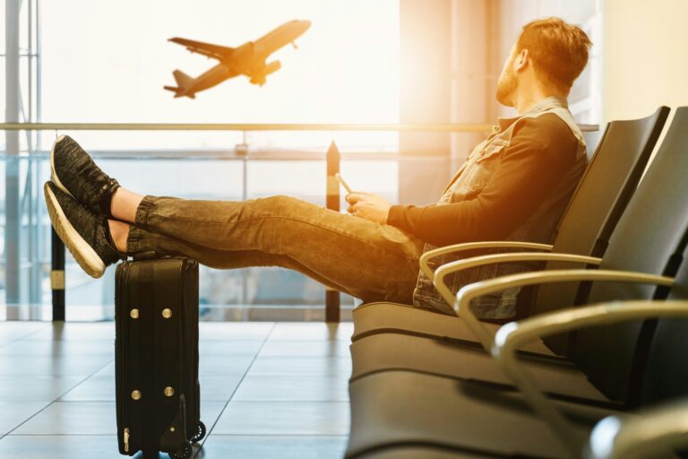 découvrez une sélection variée de valises de qualité pour voyager en toute tranquillité avec notre collection de valises. choisissez parmi différents styles, tailles et matériaux pour trouver la valise parfaite pour vos prochaines aventures.