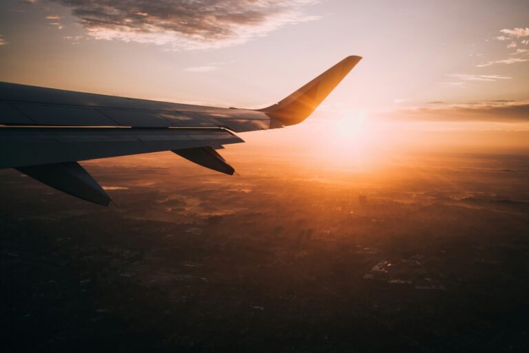 réservez des vols à prix avantageux avec notre compagnie aérienne. découvrez nos offres spéciales et trouvez le vol idéal pour votre prochain voyage.