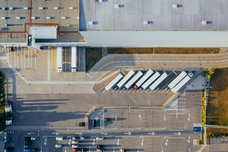 découvrez les services de transport efficaces et fiables pour vos besoins de déplacement avec notre société spécialisée. profitez d'une solution de transport adaptée à vos attentes et à vos contraintes.