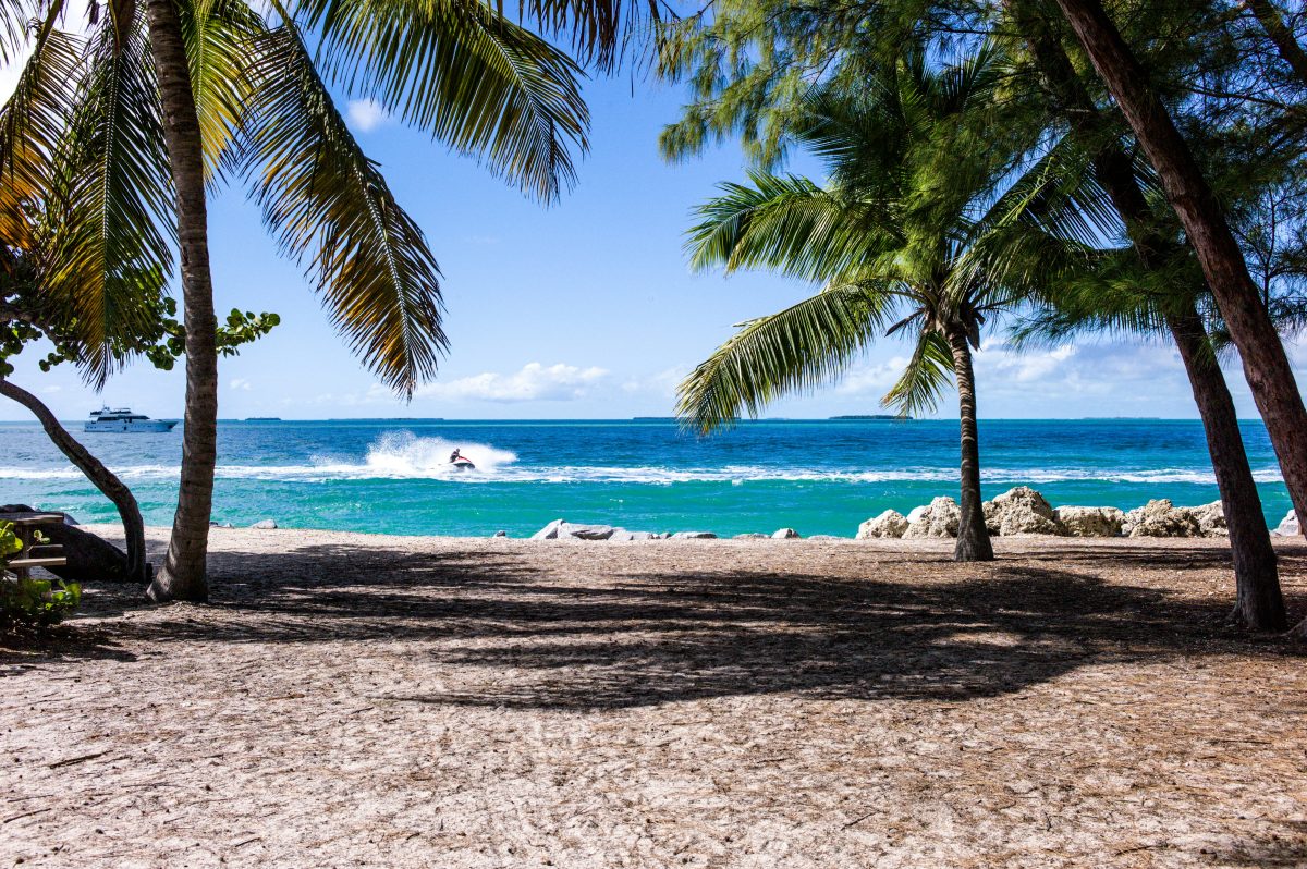 découvrez les plus belles plages naturistes pour profiter du soleil et de la mer en toute liberté.