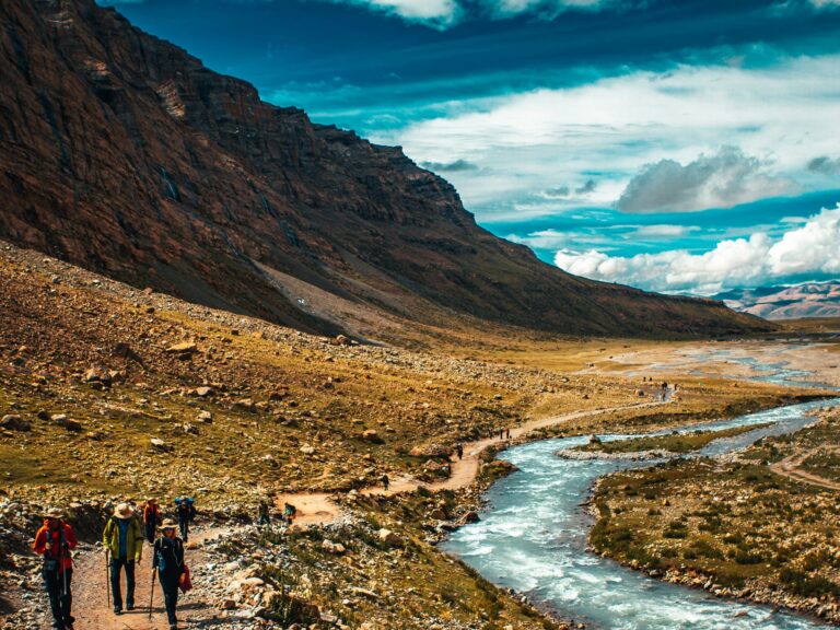 découvrez notre guide pour un voyage de pèlerinage inoubliable, incluant les sites sacrés, les traditions religieuses et les expériences spirituelles à travers le monde.