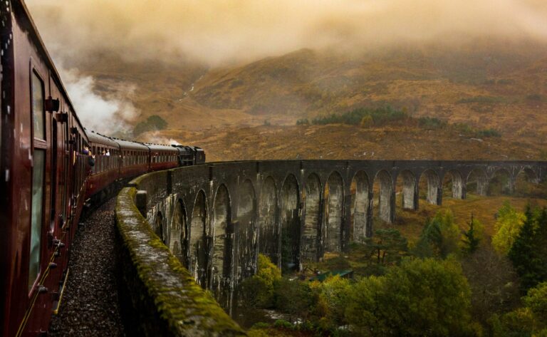 découvrez l'histoire et le luxe mythique du célèbre train orient-express, symbole intemporel du voyage d'exception à travers l'europe.