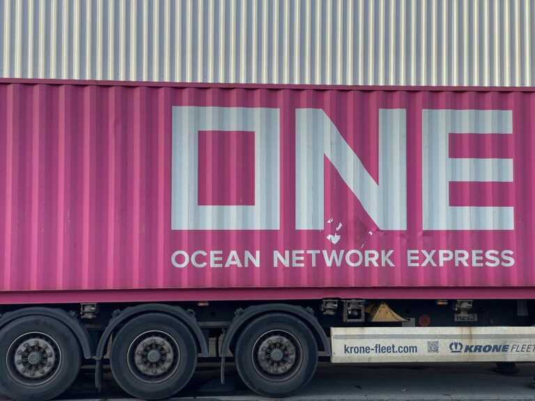 découvrez notre société de transport offrant des solutions fiables et efficaces pour tous vos besoins en logistique et en transport de marchandises.