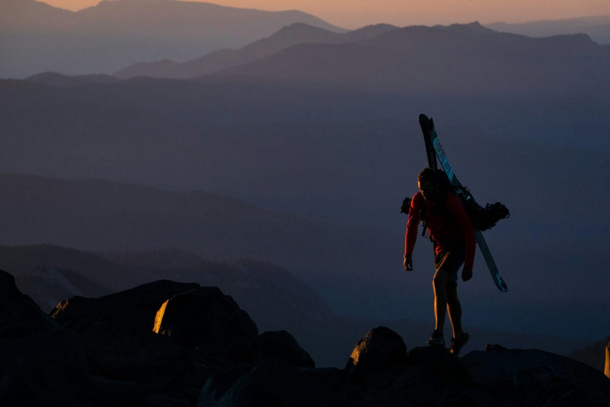 découvrez l'univers de l'alpinisme avec nos conseils, équipements et astuces pour pratiquer la montagne en toute sécurité et plaisir. que vous soyez débutant ou expert, notre expertise vous accompagne dans votre passion pour l'alpinisme.
