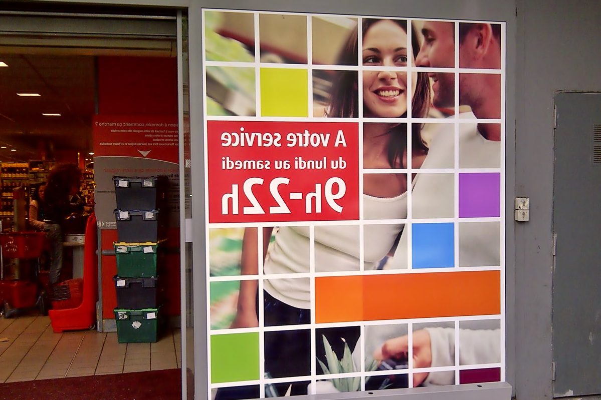 Maximiser l’Impact en Magasin : La Puissance de la PLV (Publicité sur Lieu de Vente) dans le Marketing Moderne